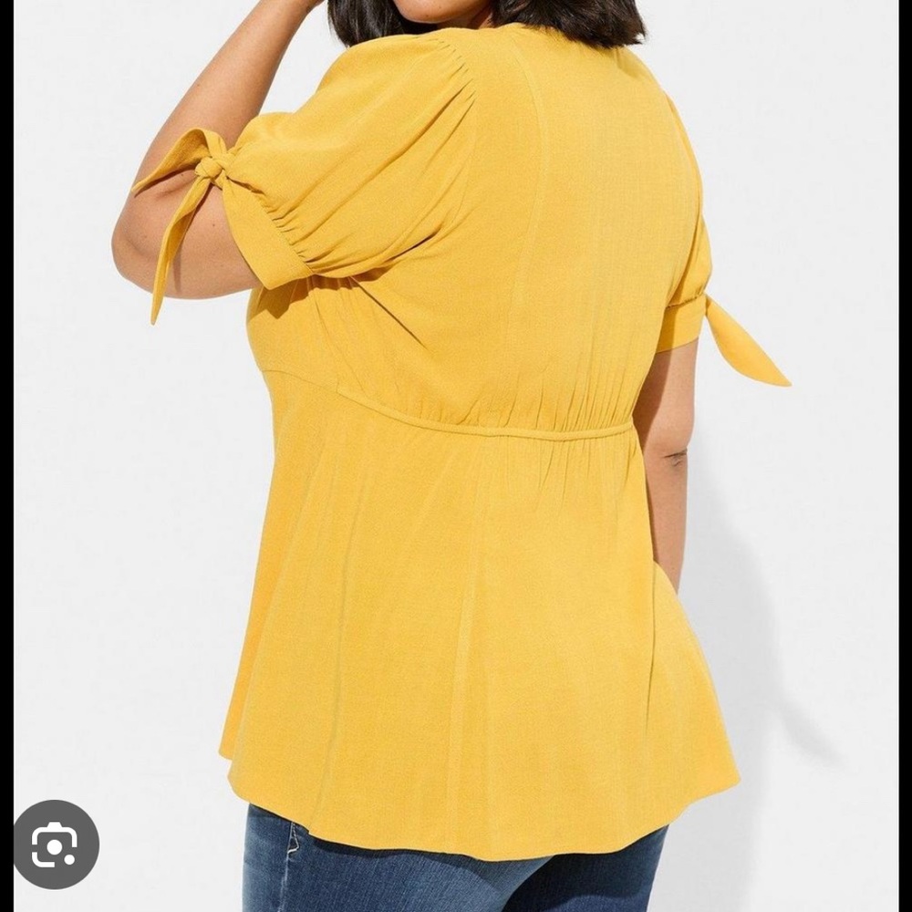 Torrid NWT yellow size 1
